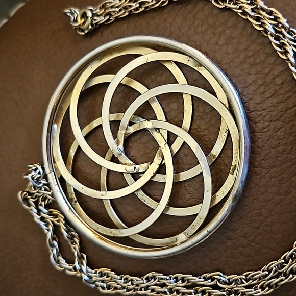 Vintage 1950s Spirograph Atomic Celtic Mandala Pendant Chain Necklace - Picture 3 of 5